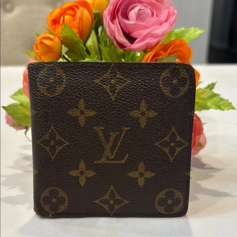 Authentic Louis Vuitton Monogram Men’s Wallet